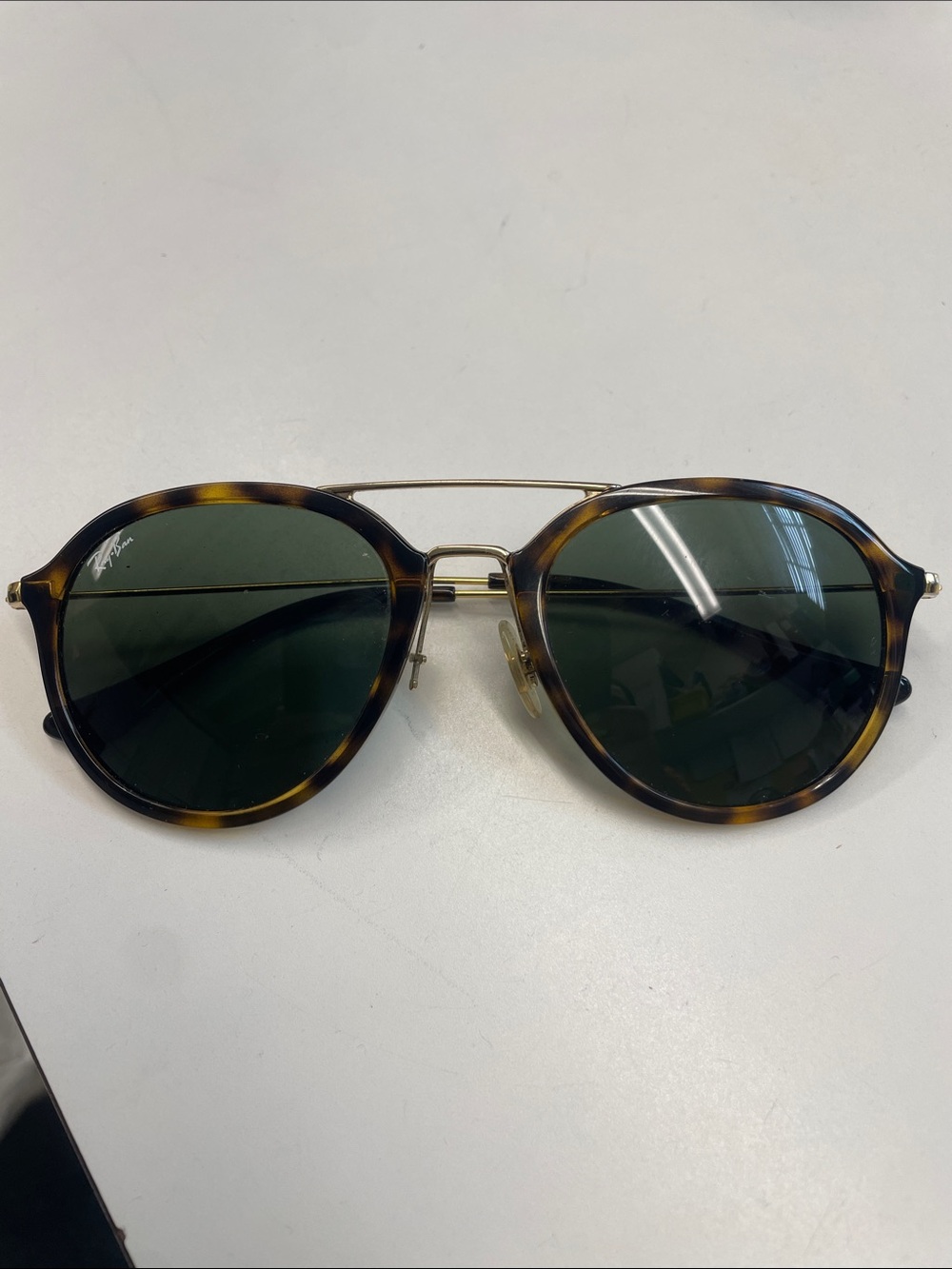 Ray-Ban women’s Tortoiseshell Frame Sunglasses